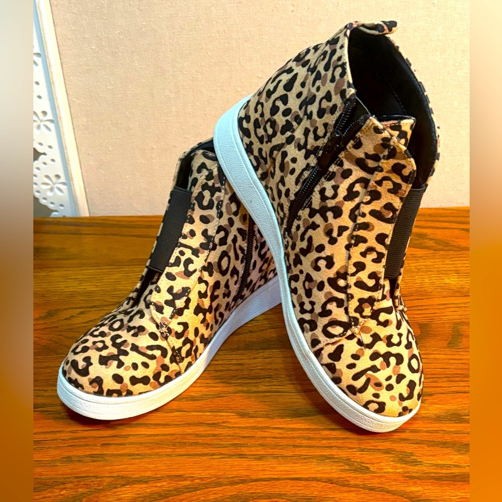 Mia 4 Kids Gracie Faux Suede Leopard Ankle Boots With Hidden Wedge Heel Size 4